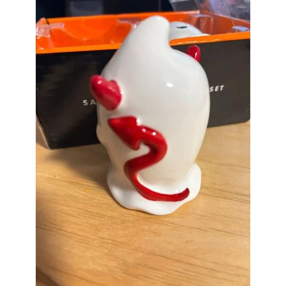 Ghost devil, salt and pepper shaker set Halloween Jack o’ lantern Lane